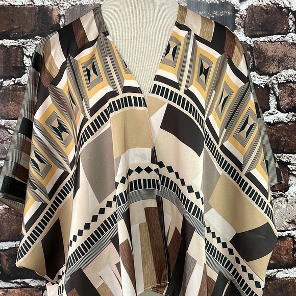 Systemaction Poncho Cardigan Shrug Lightweight Brown Geometric Print One Size - Picture 2 of 10